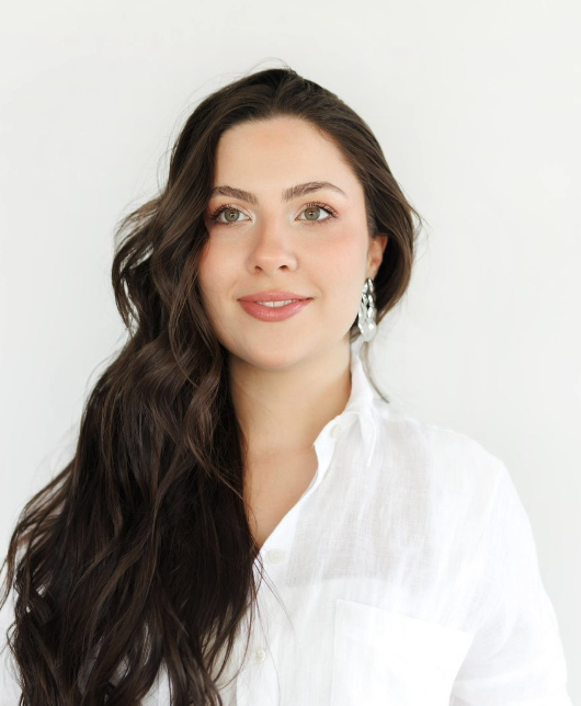 Dra. Juliana Guimarães — Estética Dental na Mesh Clinic
